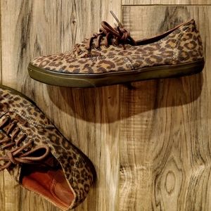 Vans Cheetah Print Low Top Laced Shoes.